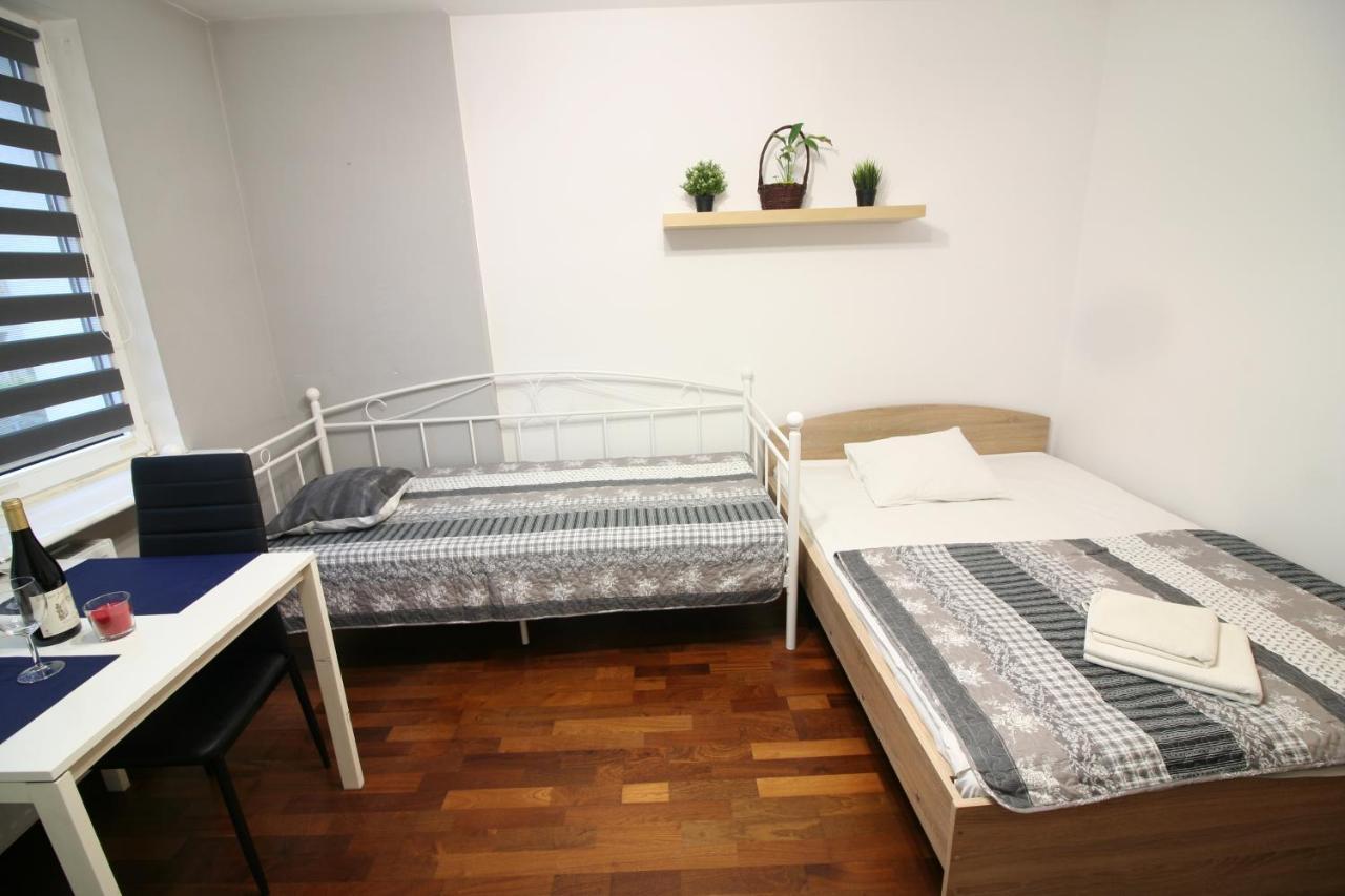 Apartamenty Varsovie Twarda City ภายนอก รูปภาพ