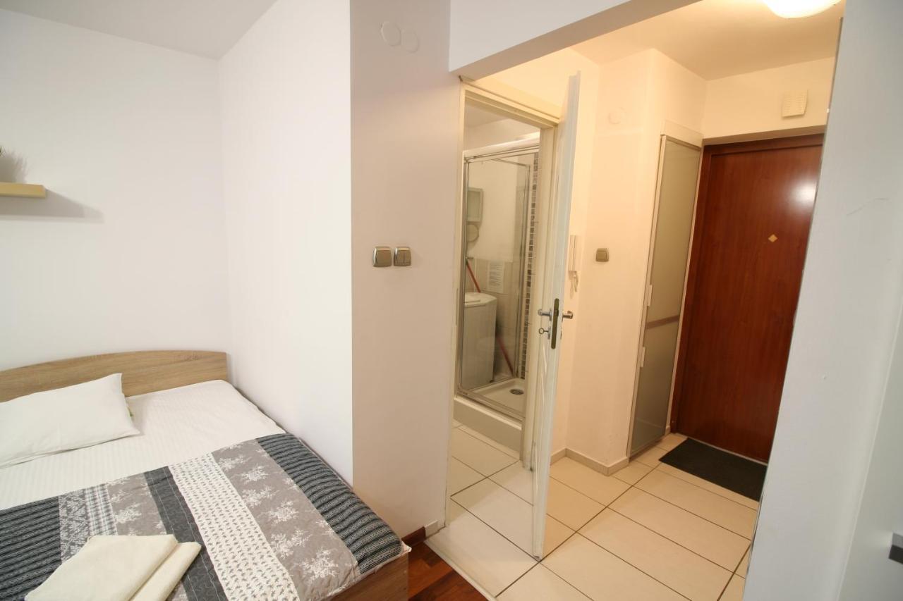 Apartamenty Varsovie Twarda City ภายนอก รูปภาพ